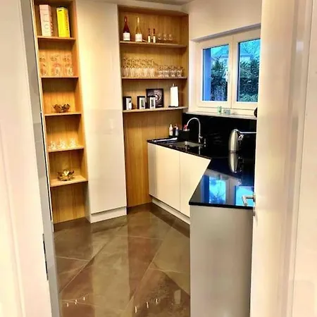 Beheizbarer Pool - Zentral & Modern Mit Elbzugang! * Drezda