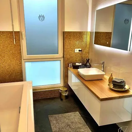 Beheizbarer Pool - Zentral & Modern Mit Elbzugang! Nyaraló