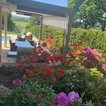 Beheizbarer Pool - Zentral & Modern Mit Elbzugang! Ferienhaus